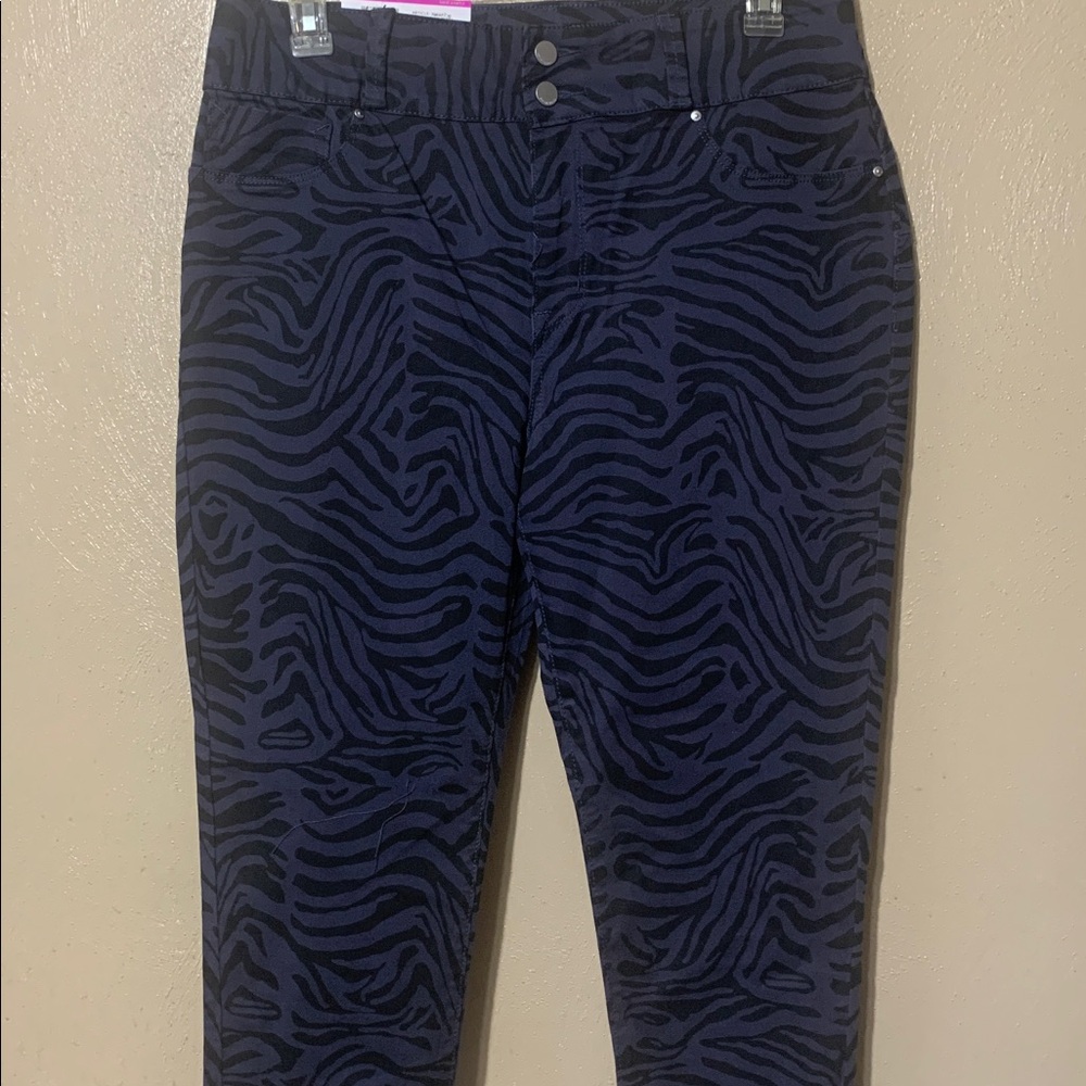 26. Seven7 size 16 Navy & Black High Rise Curvy  Zebra Skinny Legging Jeans NWT - Picture 2 of 6